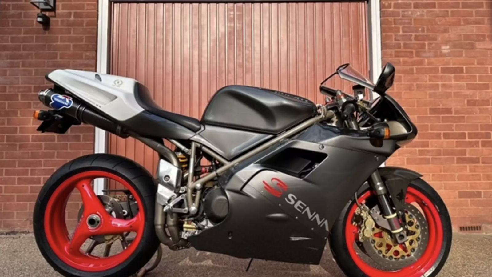 Ducati 916 Senna - side